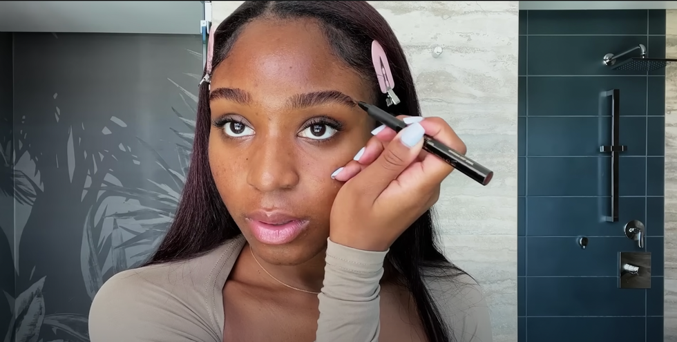 Normani, Akneye Meyilli Cildi İçin Çalışan Güzellik Rutinini Bıraktı 3 img