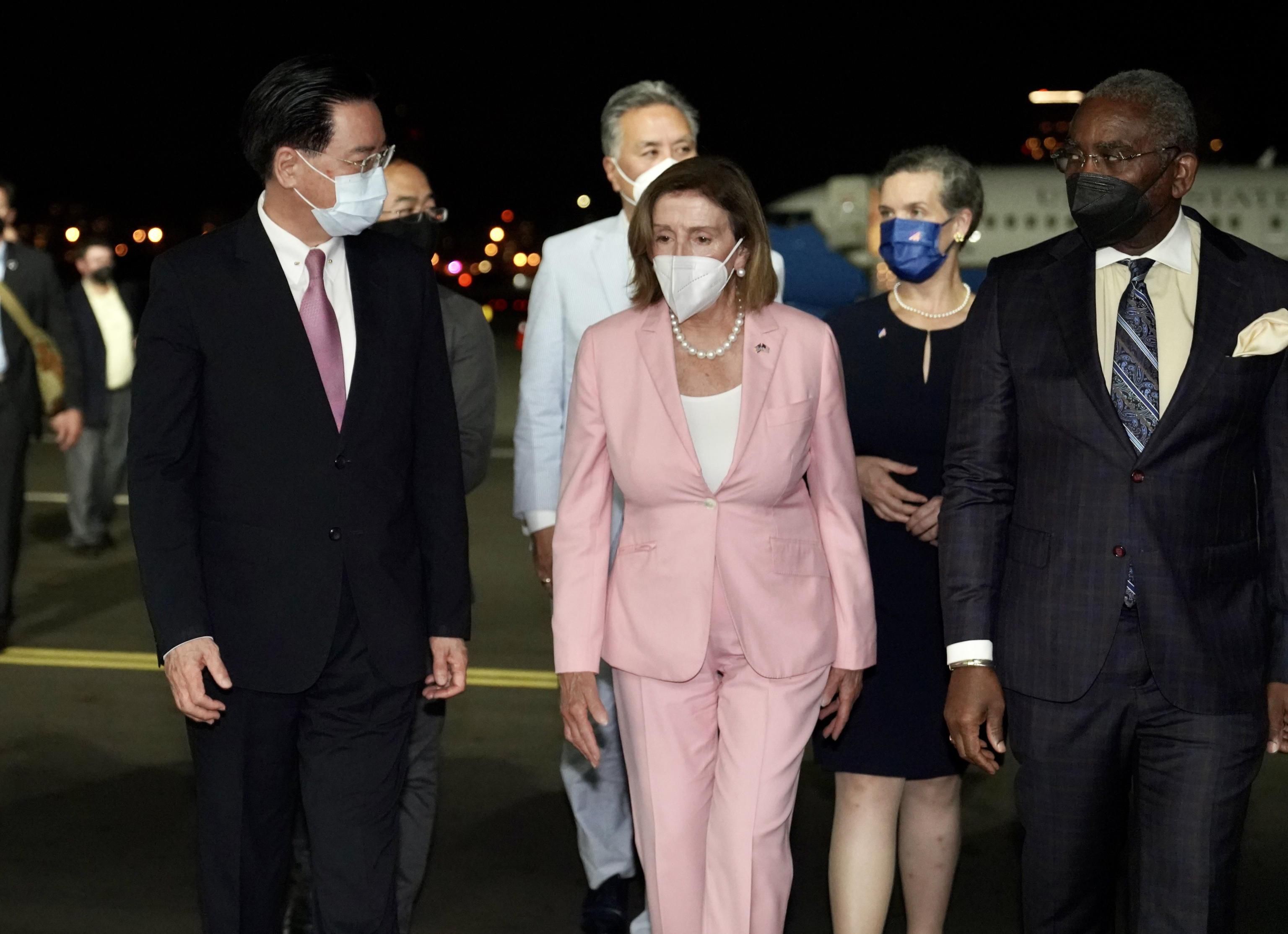 Pelosi atterra a Taiwan e la tensione schizza