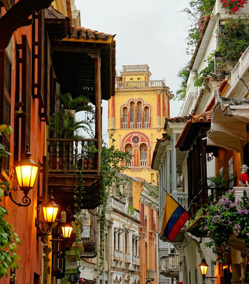 Street view image of a cathedral in Medell\u00edn, Colombia