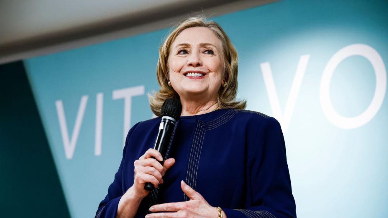 ‘Thanks, Biden,’ Hillary Clinton tweets while touting jobs numbers, declining gas prices, and Democrat-backed measure ‘Thanks, Biden,’ Hillary Clinton tweets while touting jobs numbers, declining gas prices, and Democrat-backed measure