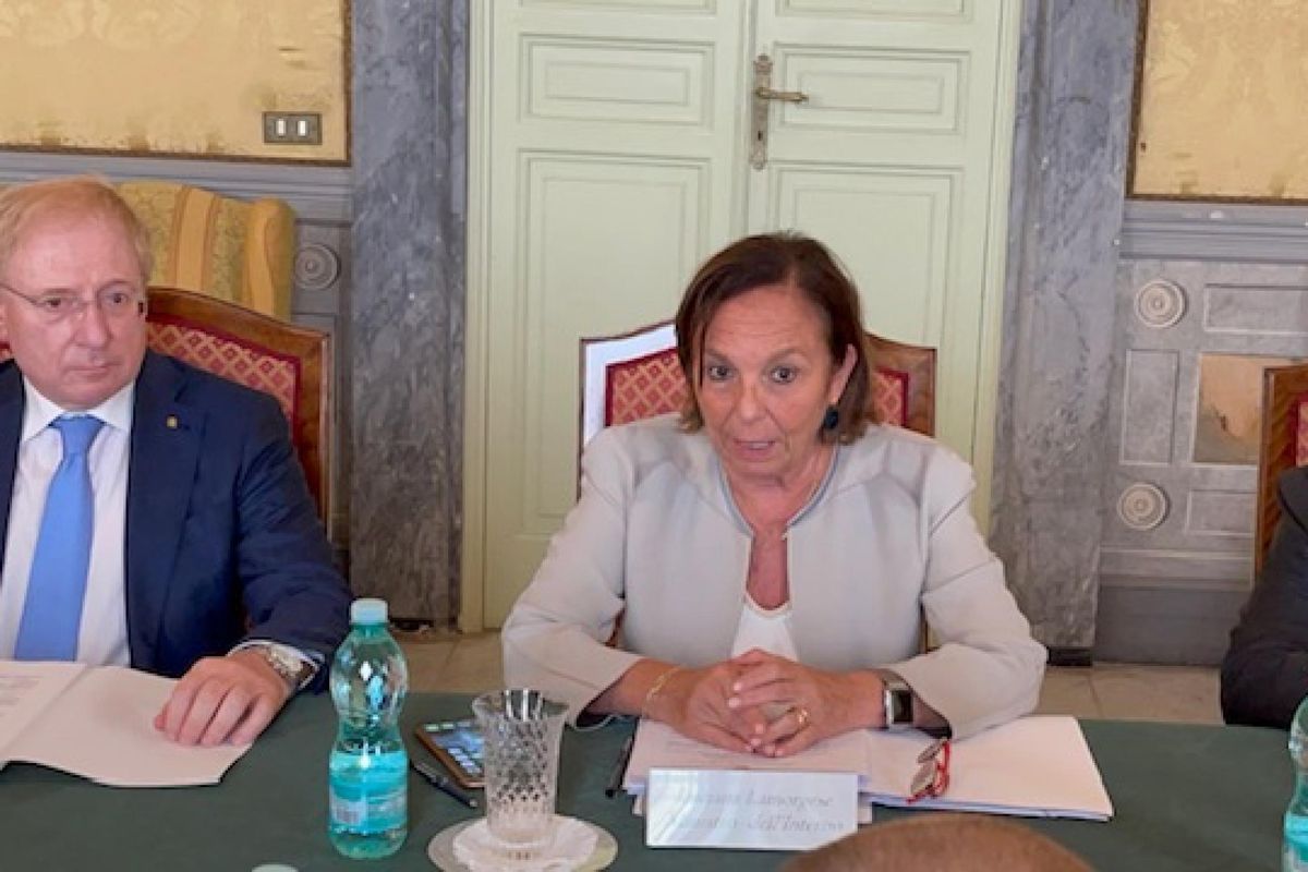 Svuotano Lampedusa perchè arriva Salvini