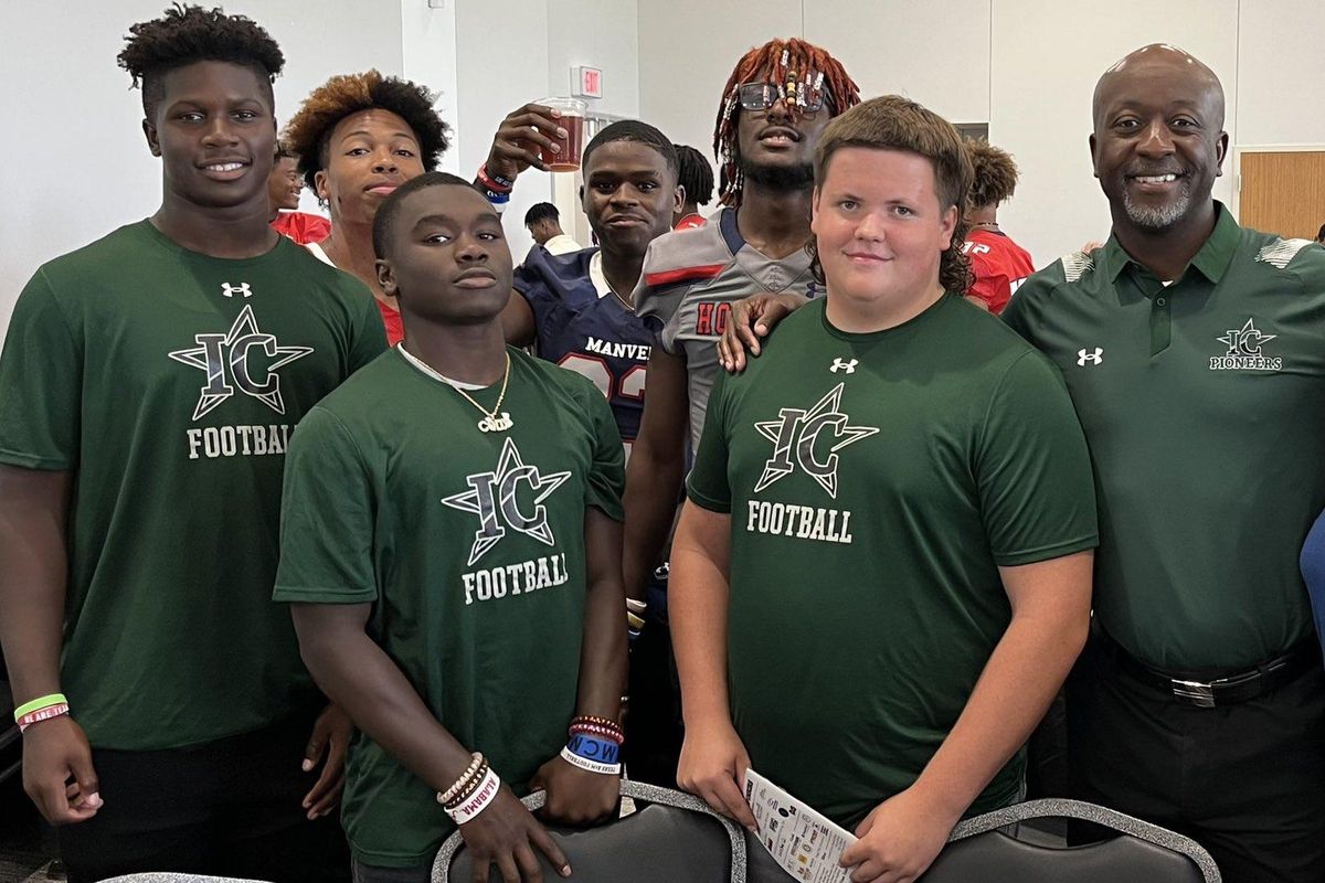 Garza, Iowa Colony prepping for inaugural football season