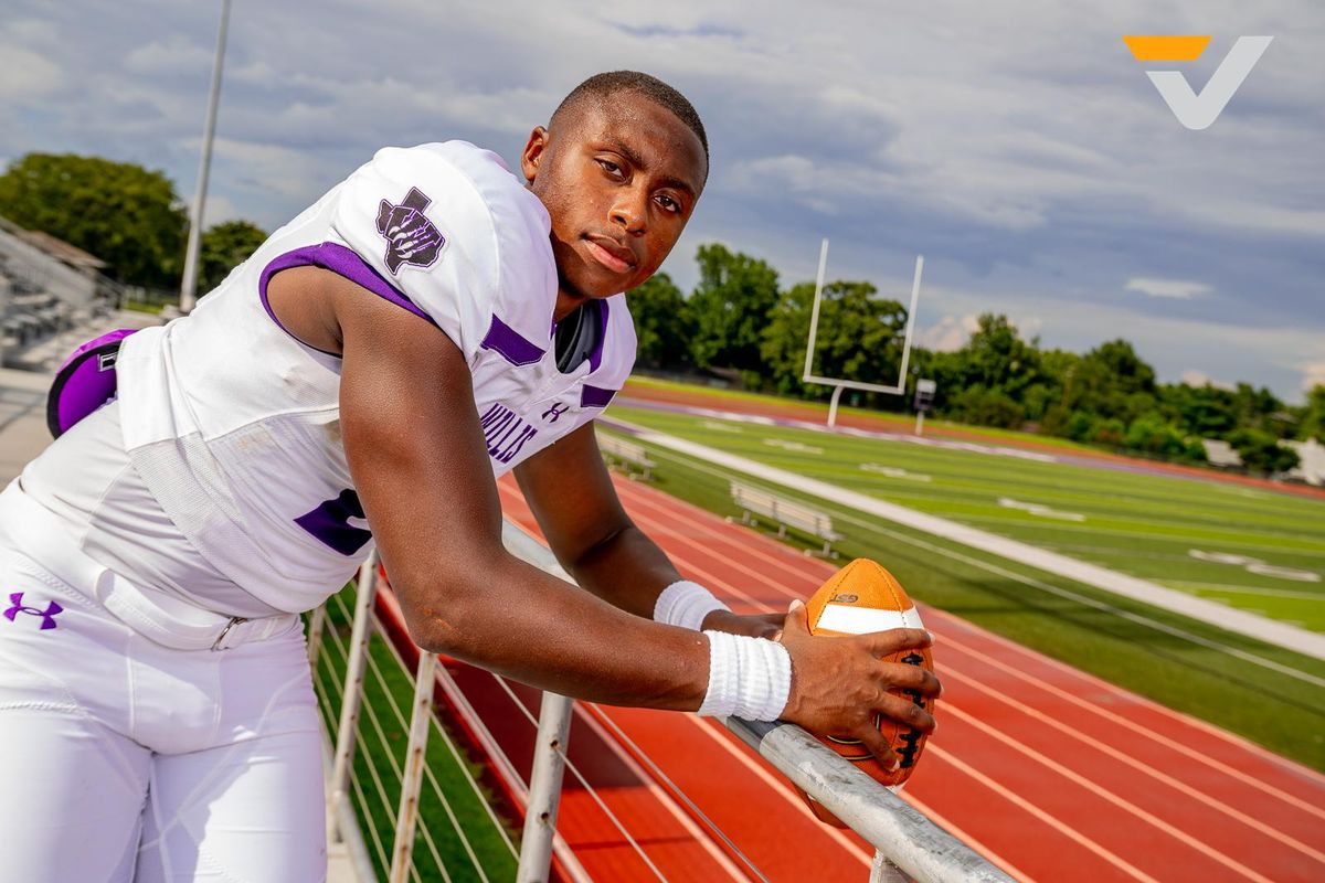 VYPE HOU Pre-Season Public School Quarterback of the Year Fan Poll Presented by Freddy's
