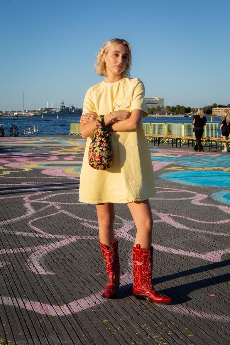Emma Chamberlain: Yellow Dress, Red Boots