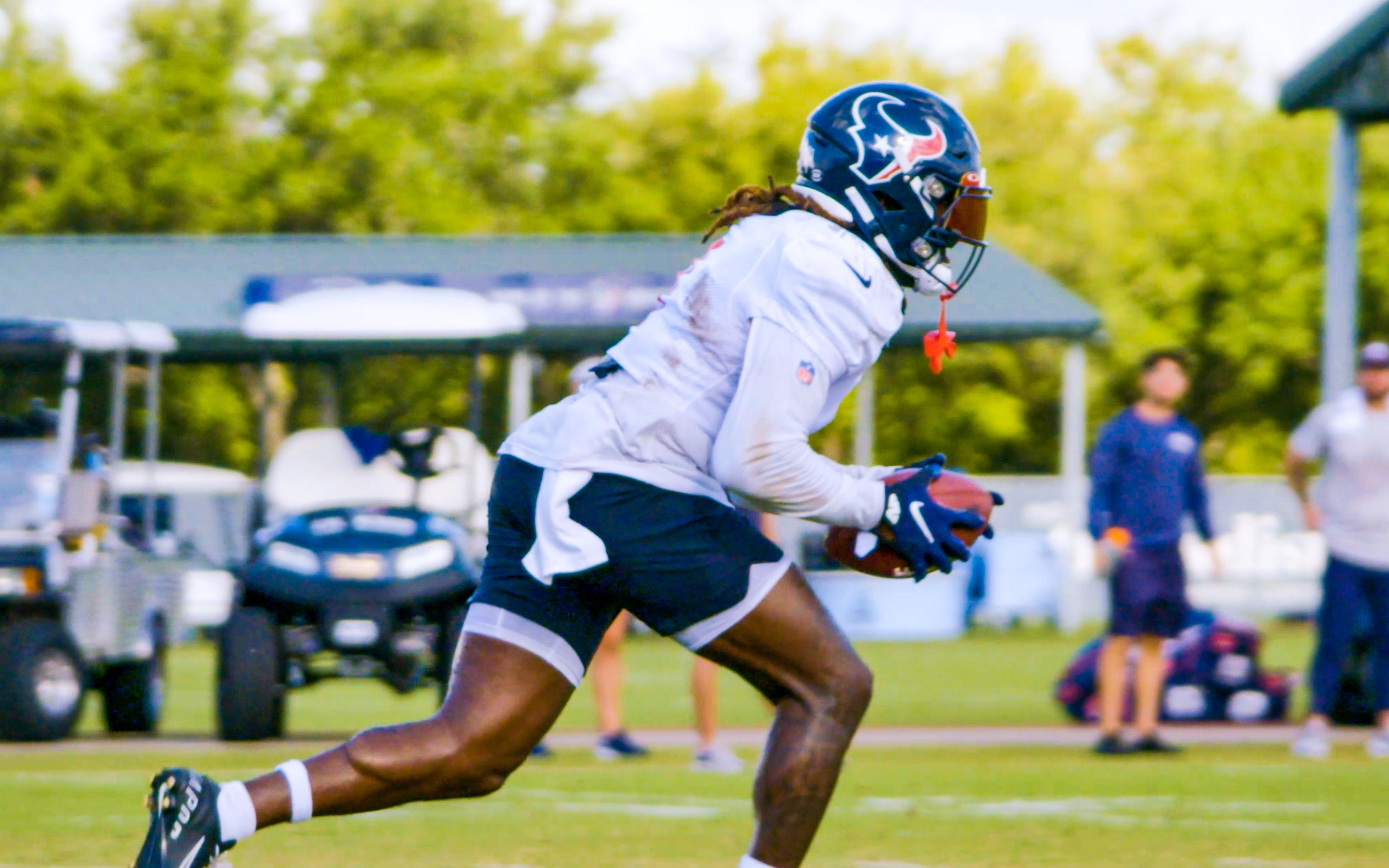 Texans top pick just turned up the juice ahead of preseason debut