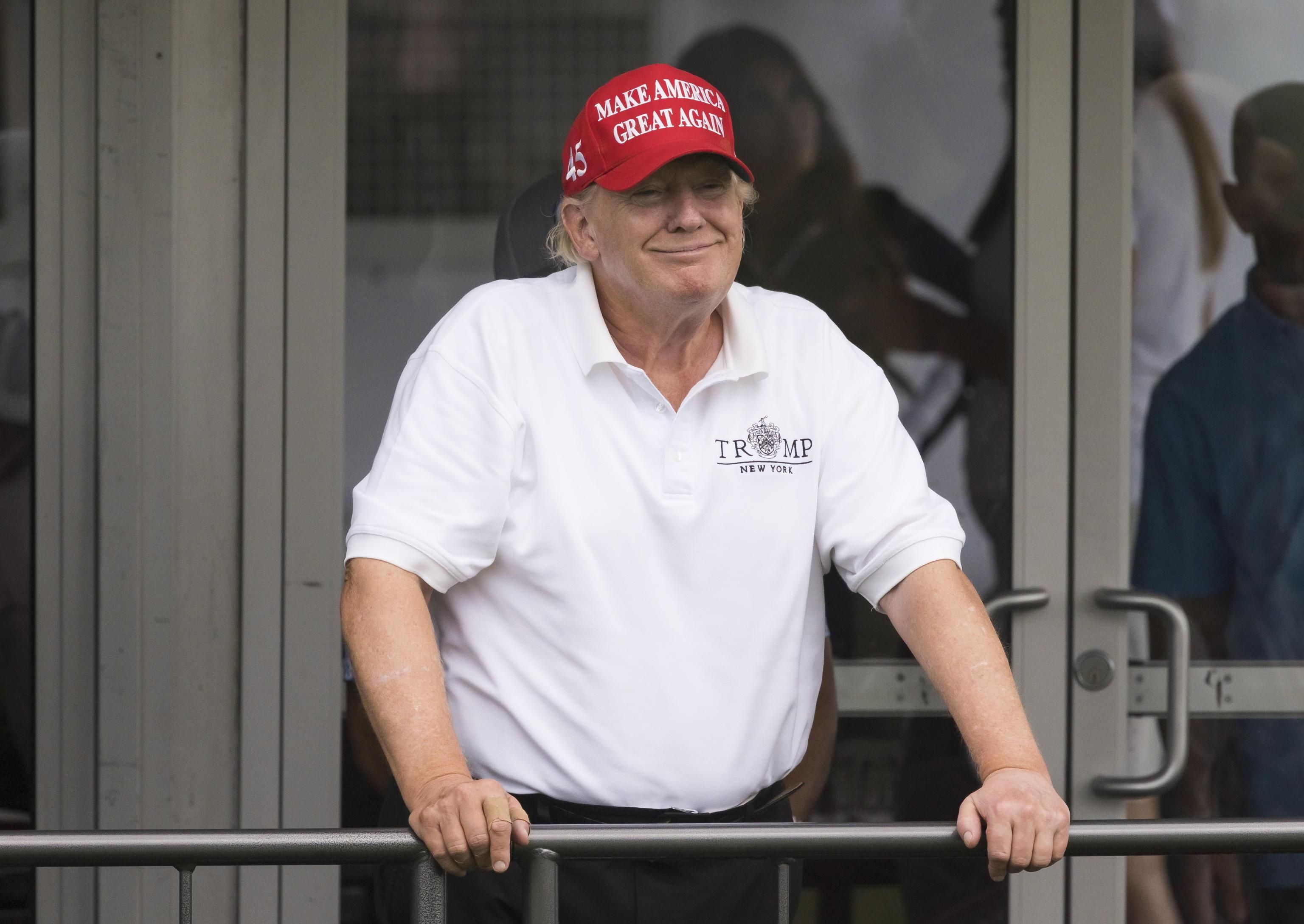 Cresce la spaccatura tra istituzioni e gli «esclusi» fedeli a The Donald