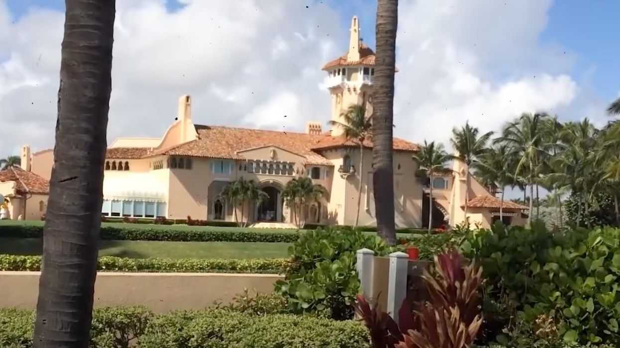 Mar-a-Lago Aide Admits To FBI That Trump Order Classified Boxes Moved