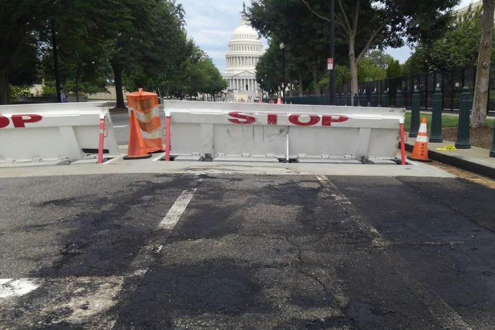 Man Kills Himself After Crashing Car And Firing Gunshots Near U.S. Capitol