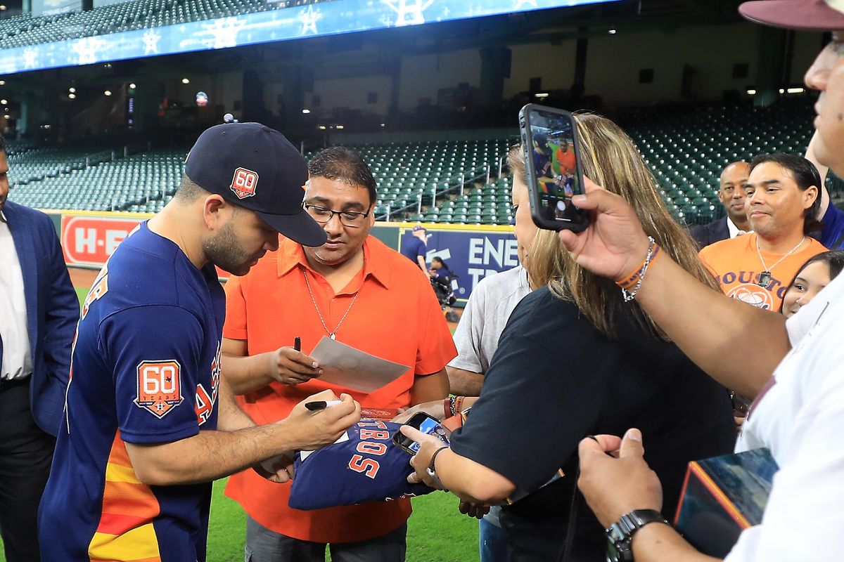 Astros honor Uvalde with special Game Day experience and huge win