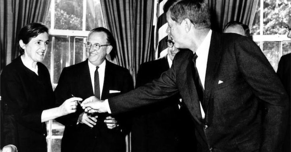 Dr. Kelsey shakes hands with President John F. Kennedy