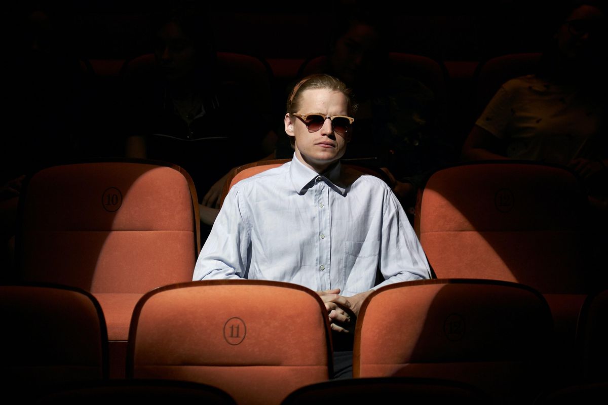 Watch this professor demonstrate how to do different British accents in just 3 minutes