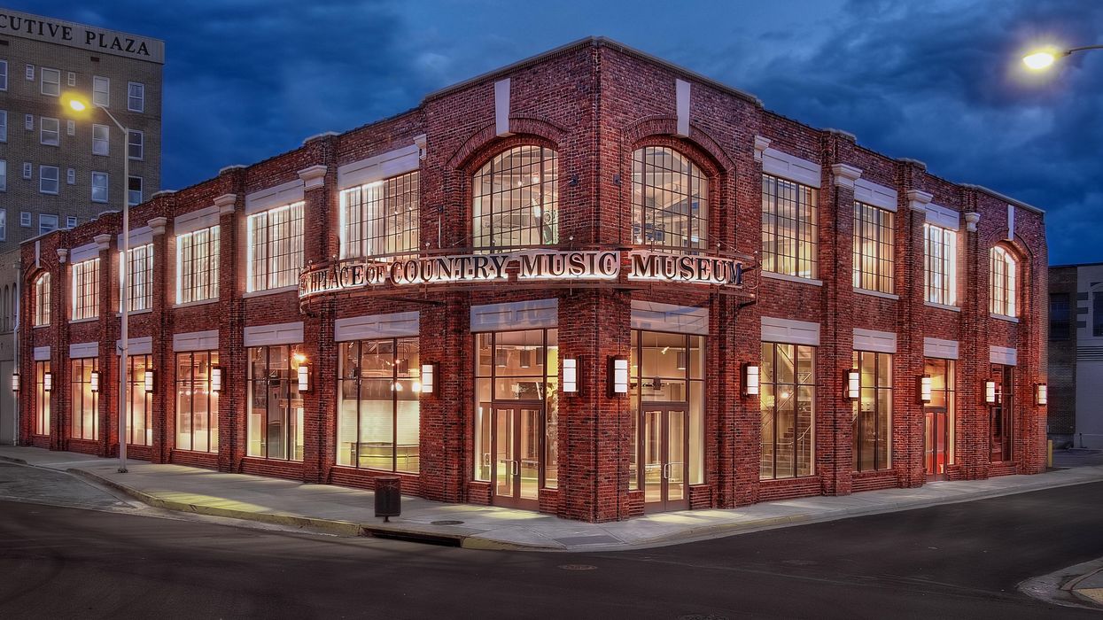 The Birthplace of Country Music Museum at night