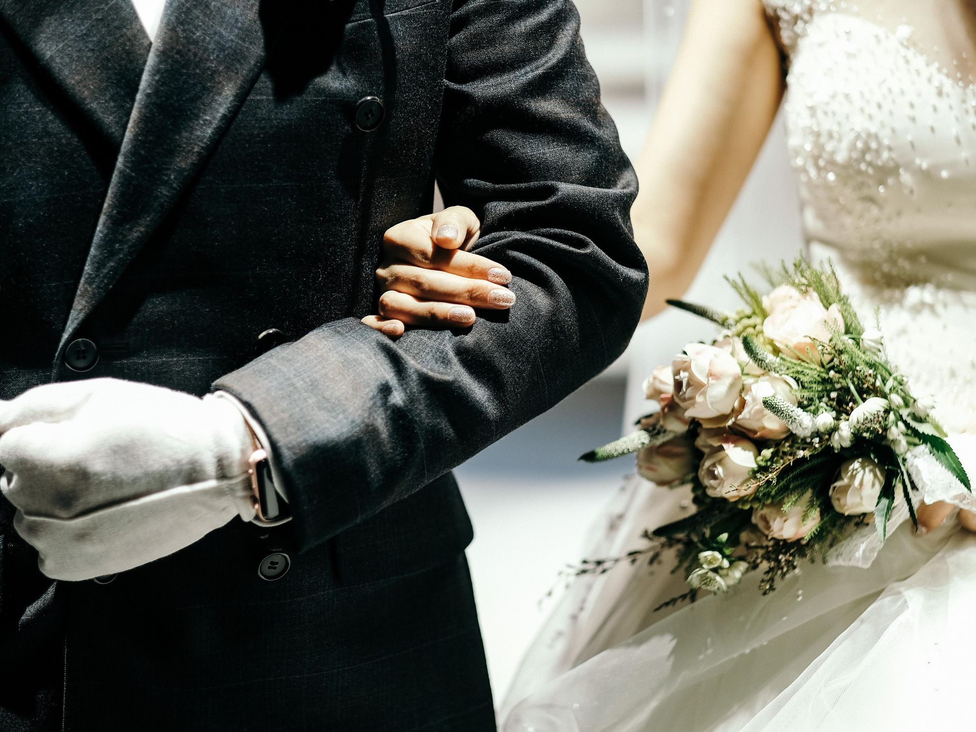 Father of the bride goes viral on TikTok for doing the dougie - Upworthy, image size:2000x1500