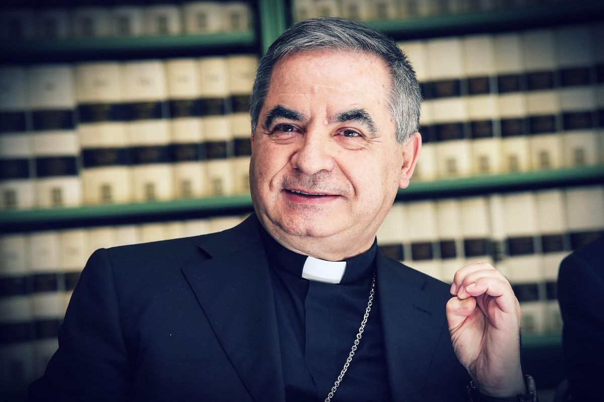 Il mistero del perdono papale per Becciu