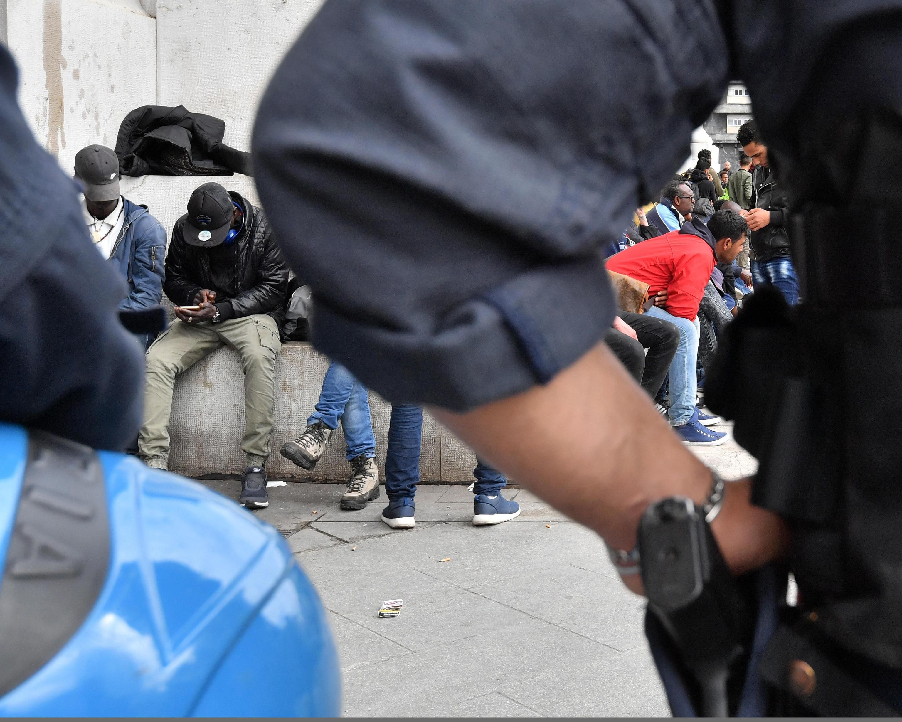 Si erano scordati di espellere lo stupratore