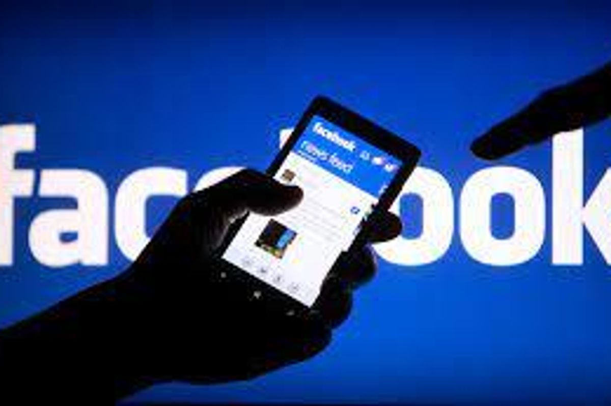 Negli Usa incriminata una ragazza per una chat Facebook con la madre