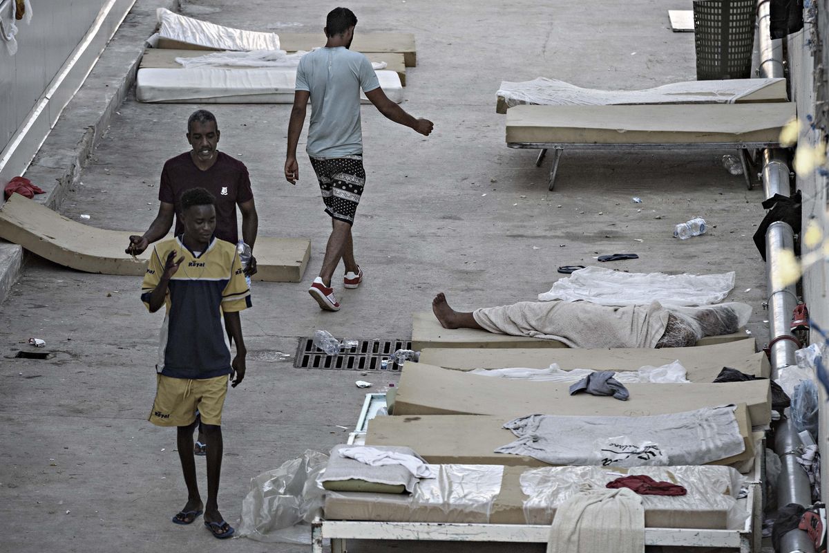 Sugli sbarchi siamo al liberi tutti. Ora Lampedusa è fuori controllo