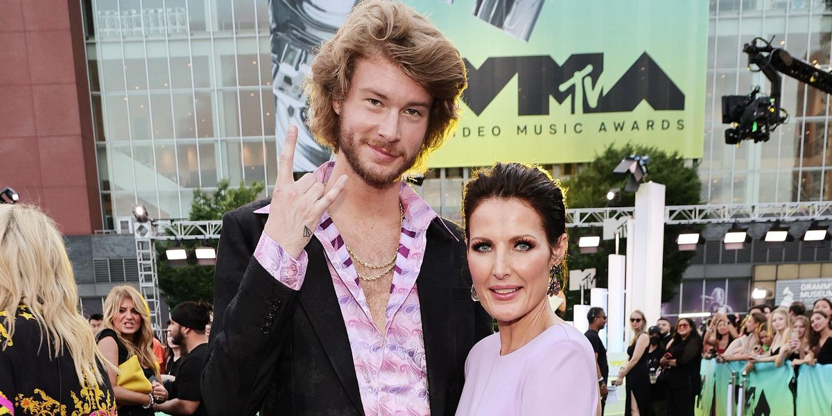Yung Gravy Defends Addison Rae's Mom Against PDA Criticism