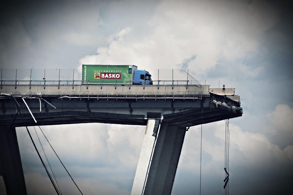 Morandi, il pedaggio di Autostrade. 600.000 euro per uscire dal processo