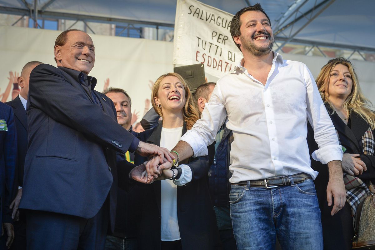 Lavori alle Camere, comizi, consultazioni. Quattro proposte per unire la destra