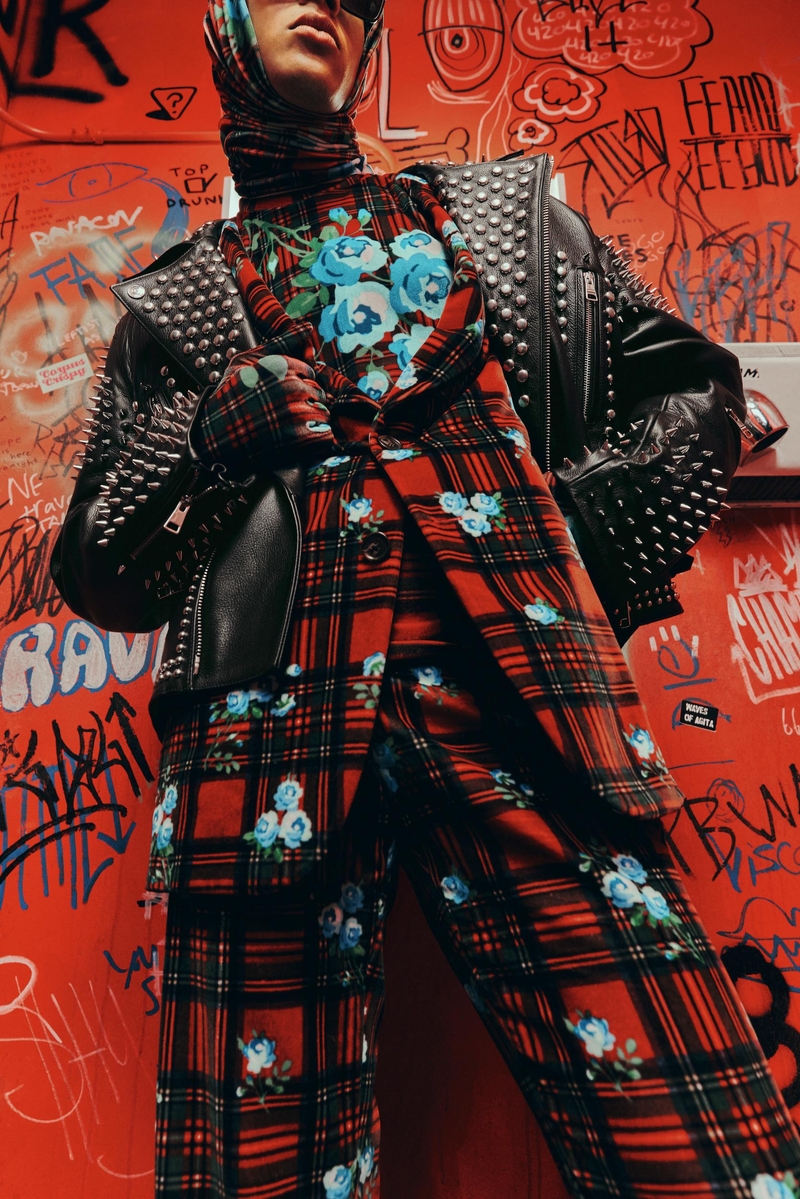 Tommy Hilfiger x Richard Quinn Is Playfully Versatile - PAPER Magazine
