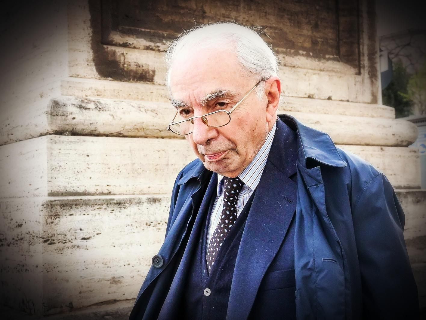 La ricetta horror di Amato per imporci i sacrifici: la dittatura degli scienziati