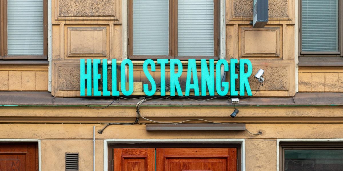 People Describe The Most Memorable Stranger They've Ever Met
