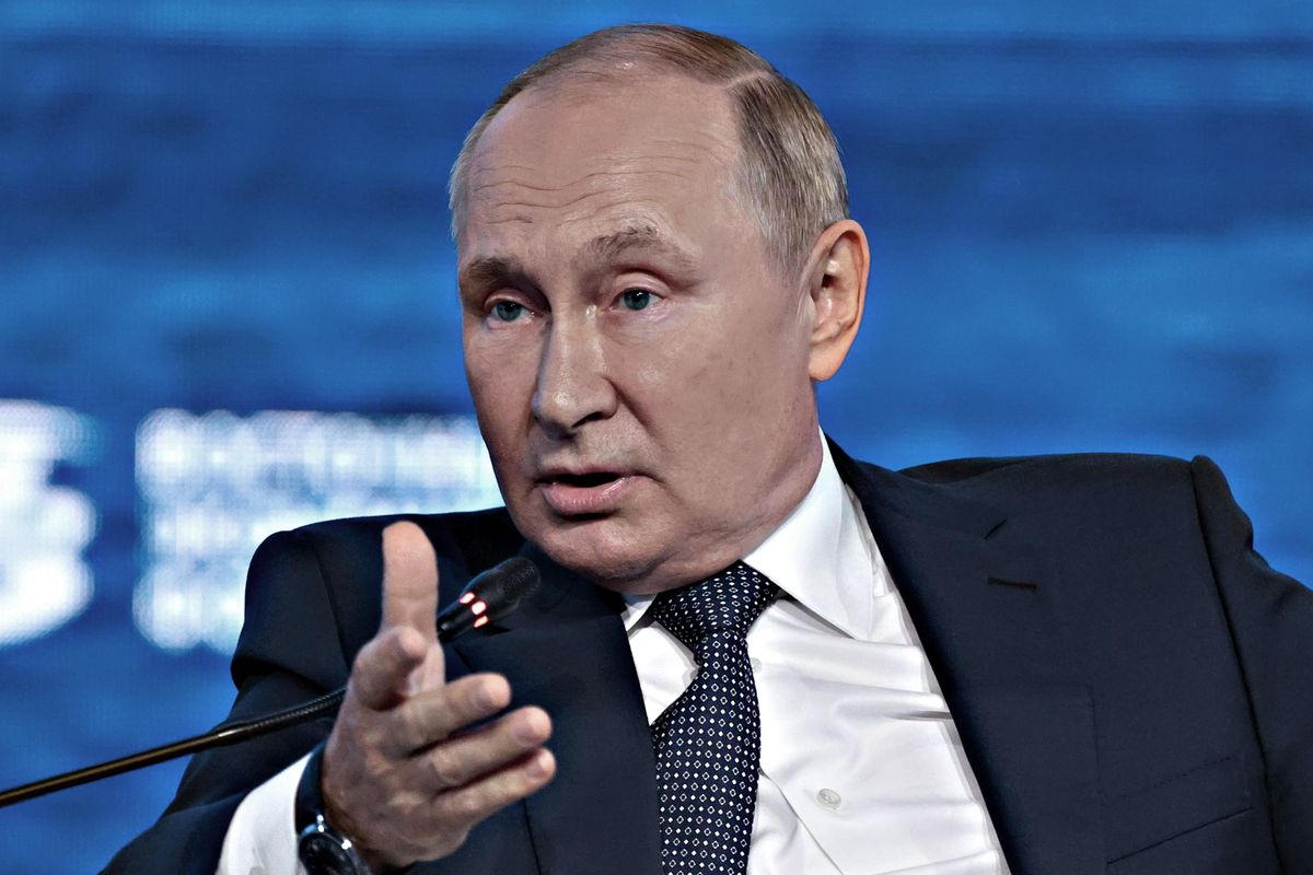 Politici, oligarchi e generali: s’allargano le crepe attorno allo zar