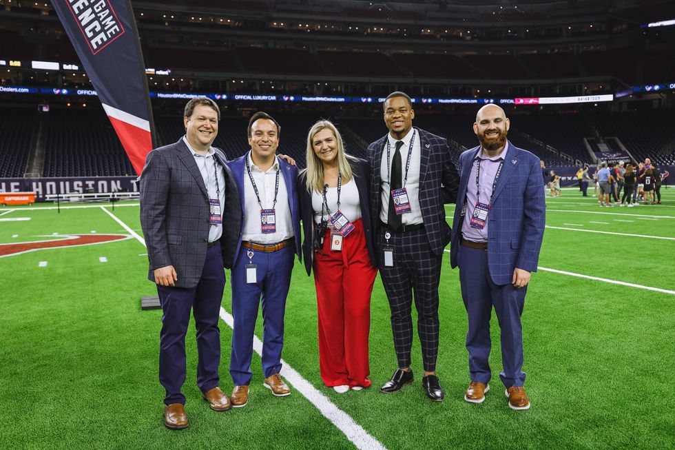 Texans Luxe suites team