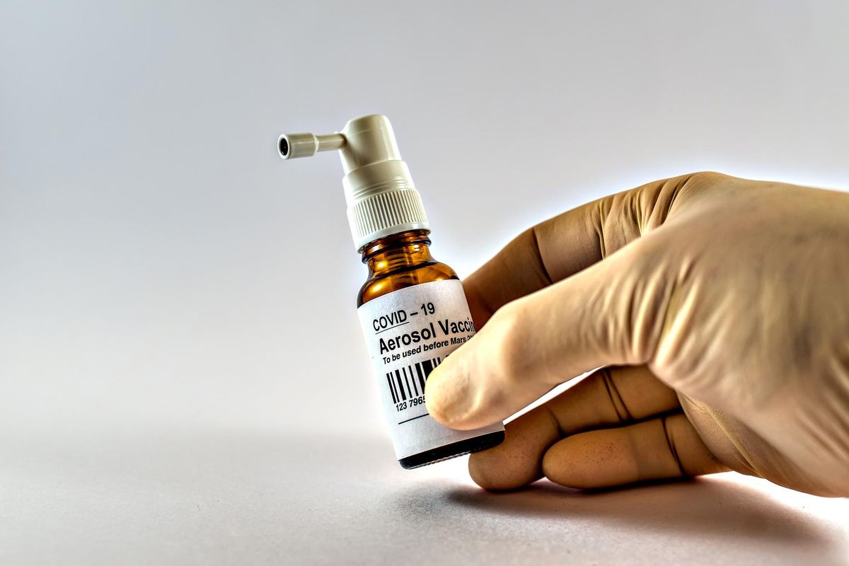 Sono tutti entusiasti per il vaccino nasale. Ma hanno boicottato quello made in Italy