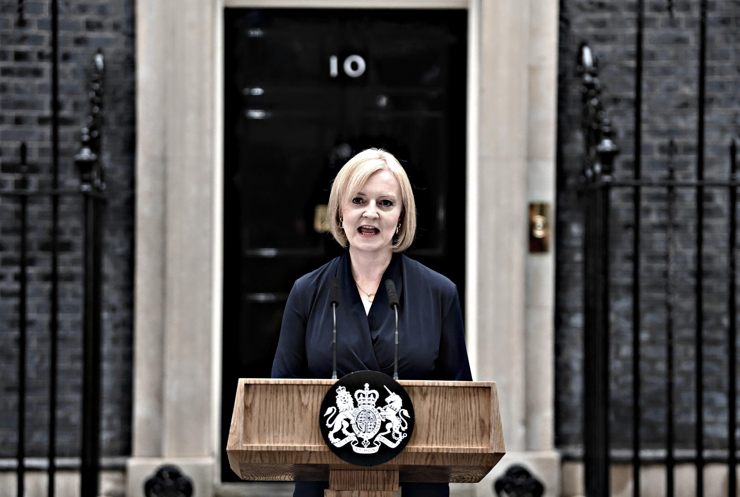 Il Governo e la Ue balbettano. Londra tira fuori 170 miliardi