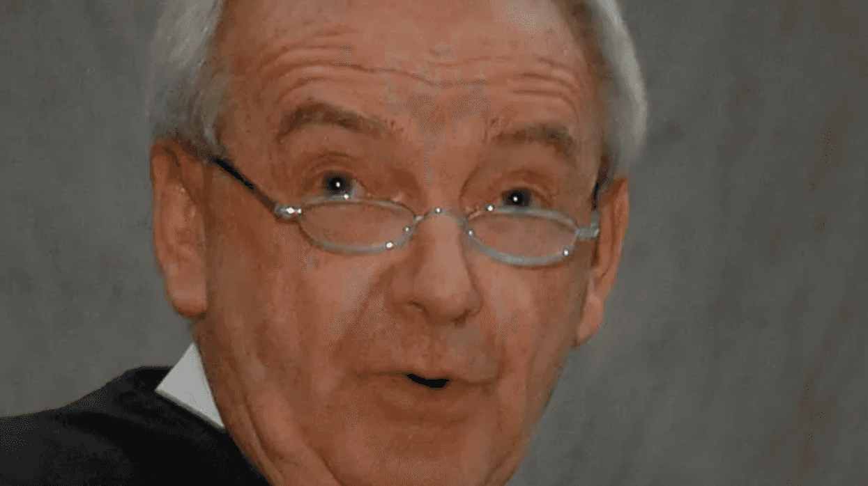 Dearie Challenges Trump Lawyers To Prove He Declassified Mar-a-Lago Documents
