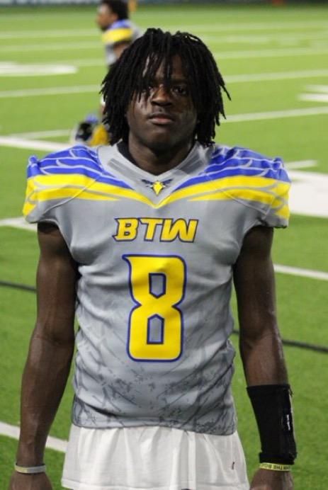 Washington hoops standout Walker II starring for 3-0 Eagles football