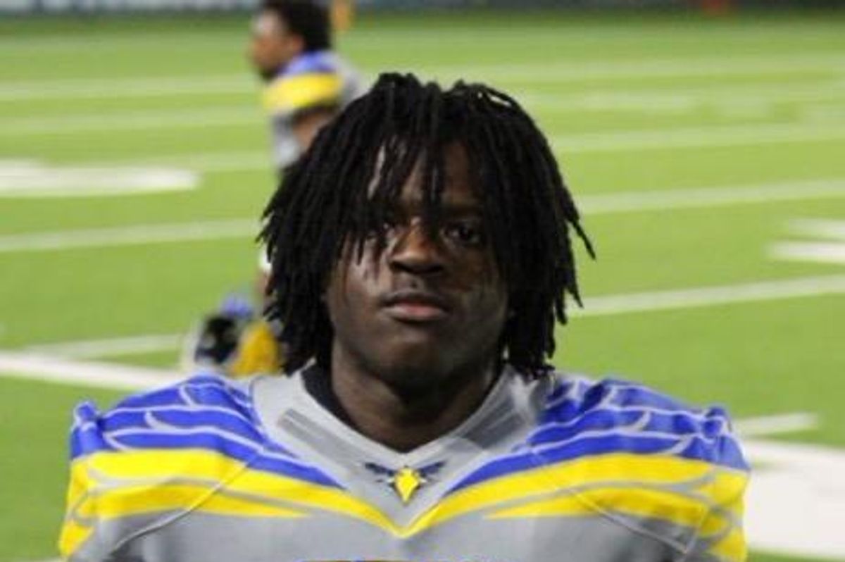 Washington hoops standout Walker II starring for 3-0 Eagles football