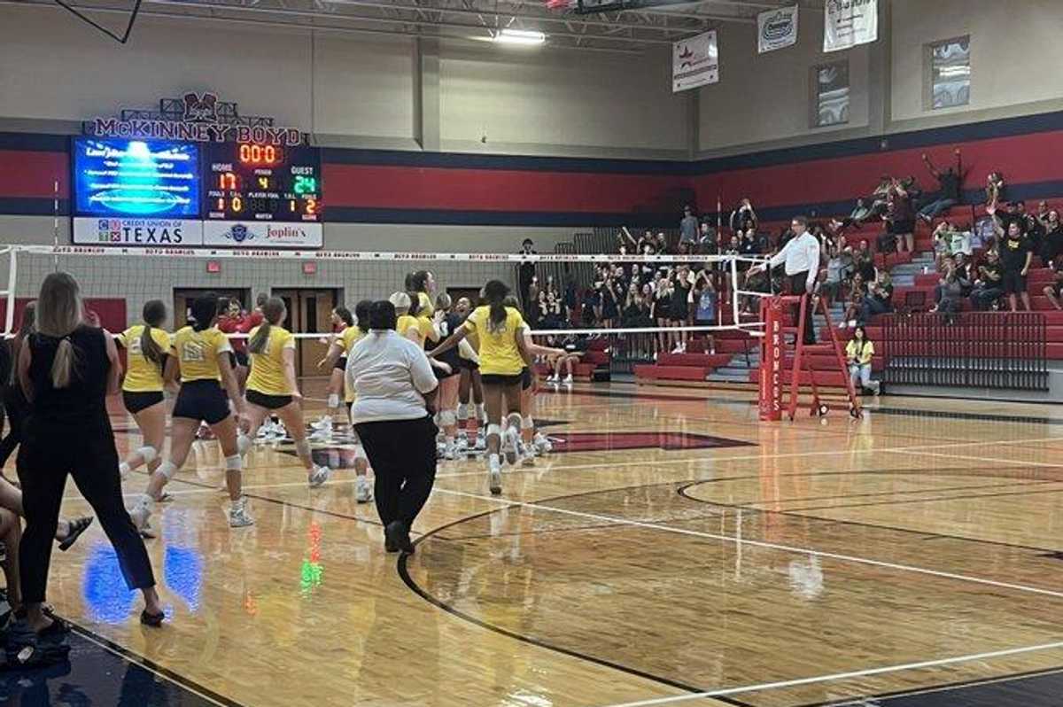 HIGHLIGHT VIDEO: McKinney High vs. Little Elm volleyball