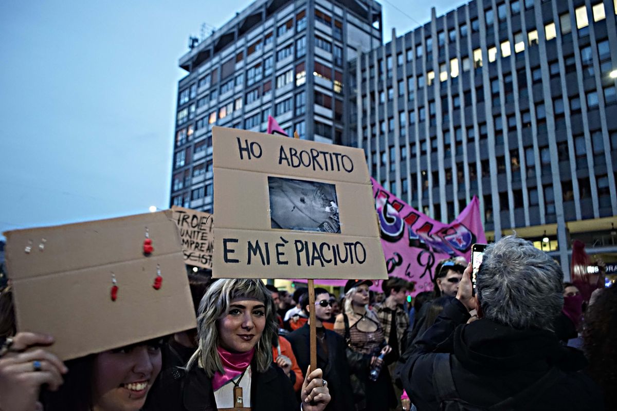 L’idolatria abortista non vuole più diritti: cerca di cancellarli