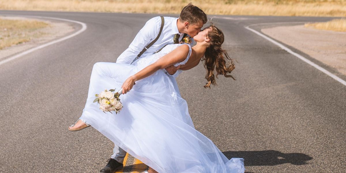 People Describe The Most Cringeworthy Things They've Ever Seen A Bride And Groom Do