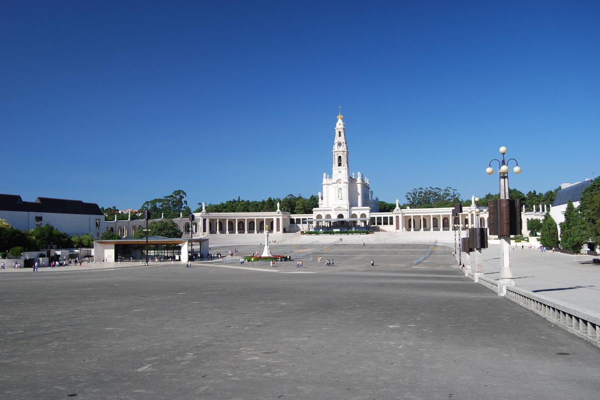 Effemeridi: dalla «Banda dei Quattro» al «Miracolo del sole» a Fatima