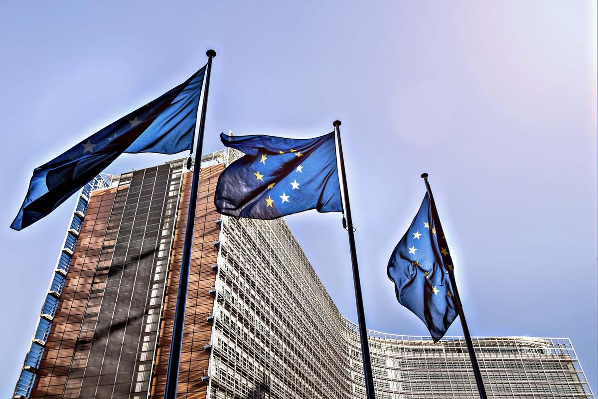 Rispunta il price cap ma è mezzo fasullo. L’Europa si accorda solo sul petrolio