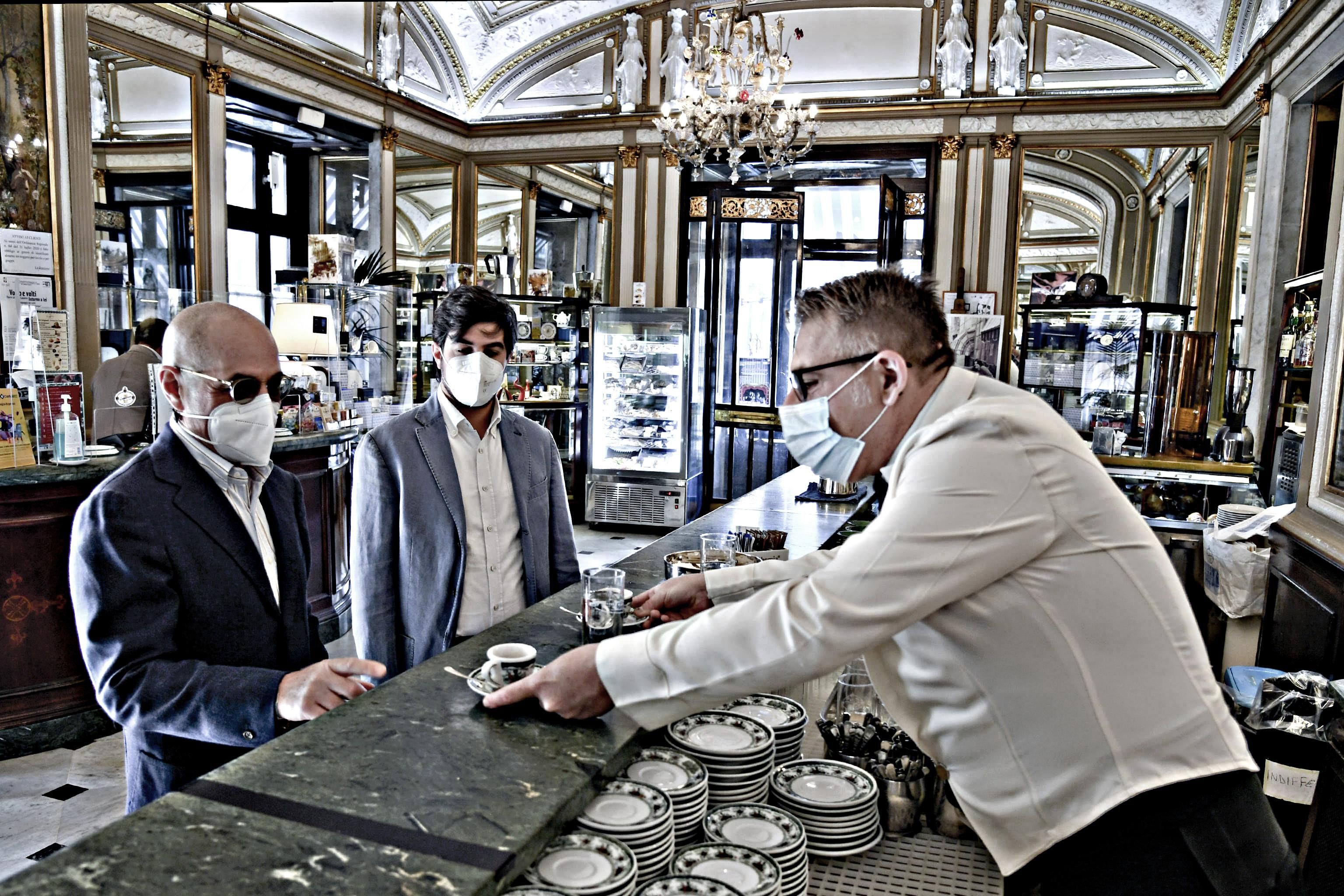 Speranza si rimangia la sua circolare per imporre di nuovo i bavagli al chiuso