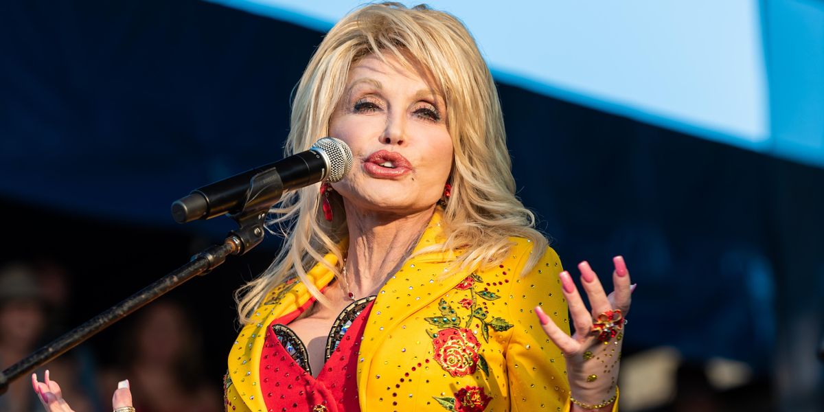 Dolly Parton Is Sending Free Books to California Children