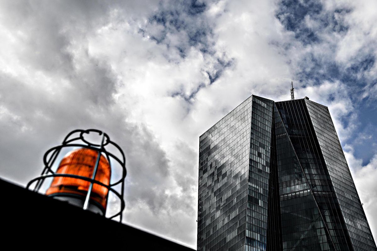 Allarme della Bce per le banche italiane. Ma la soluzione è la solita: arrangiatevi