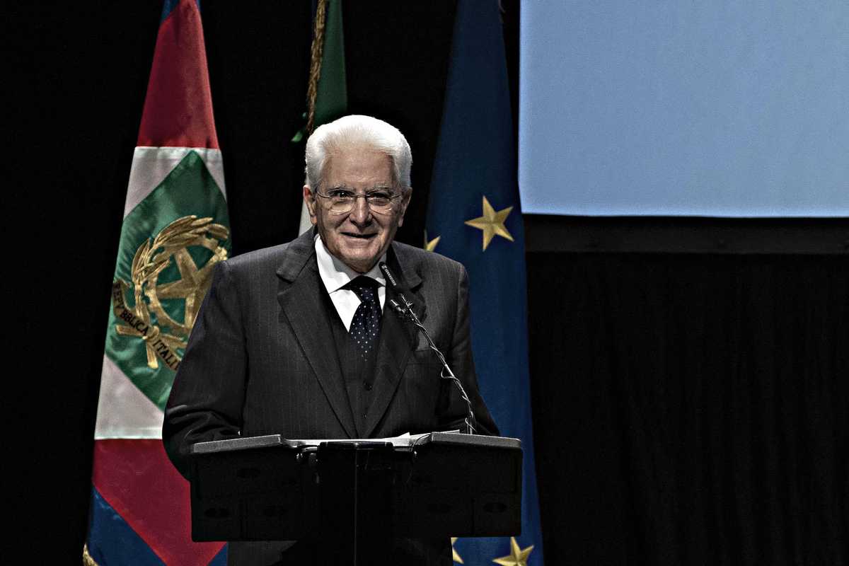 Meloni ammonita dagli aruspici di Mattarella