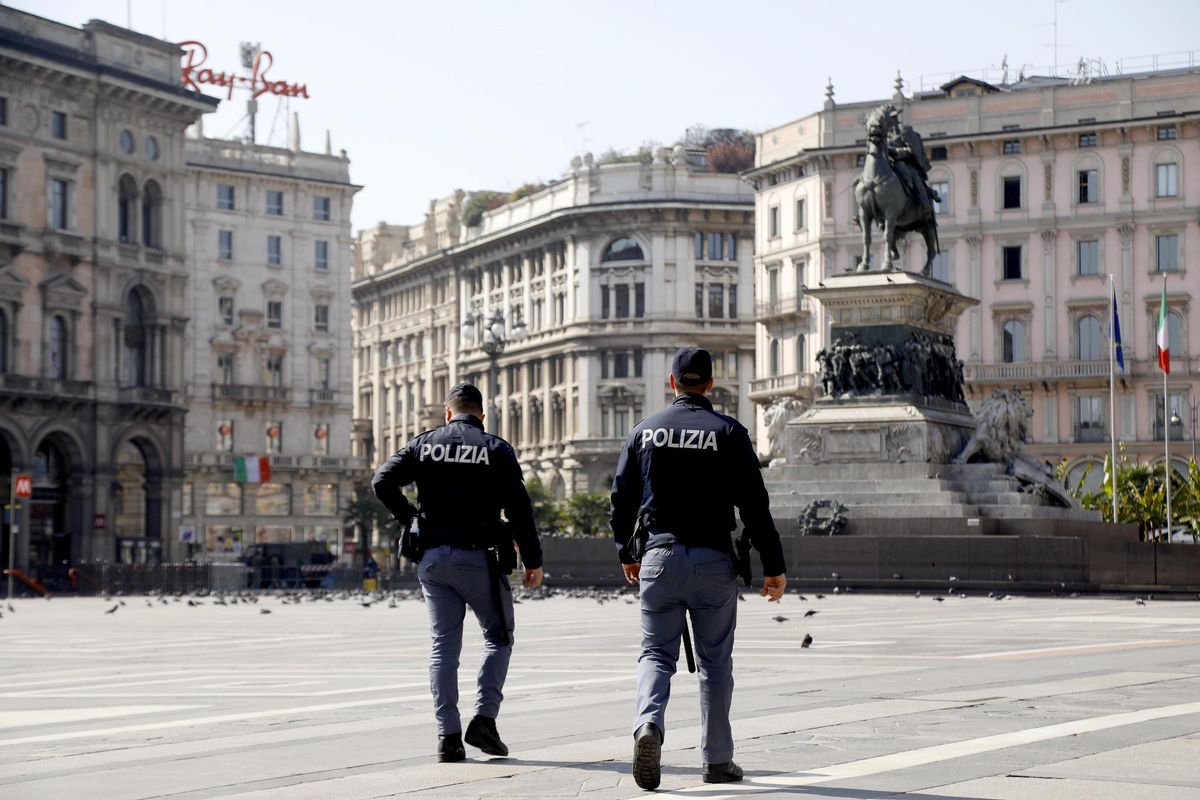 Sala «chiude» Milano a carabinieri e polizia