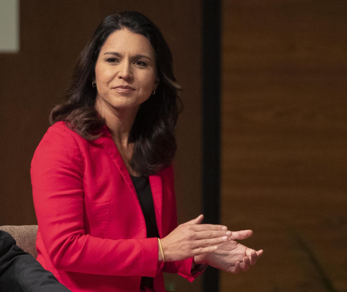 Tulsi Gabbard lascia i dem perché «diretti dalle élite del potere»