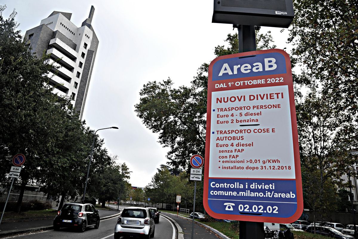 Sala smascherato: coi motori spenti lo smog rimane alto