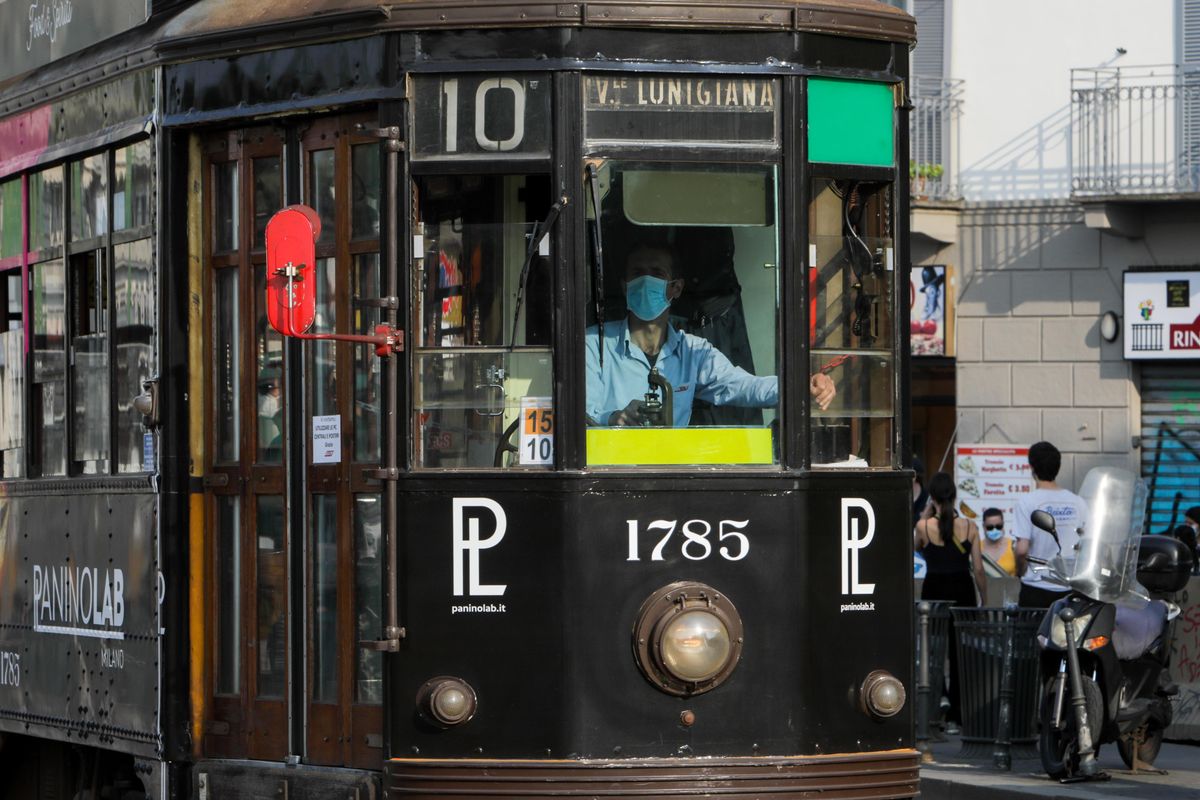 L’alternativa sono i mezzi pubblici. Ma hanno chiuso fuori i tranvieri