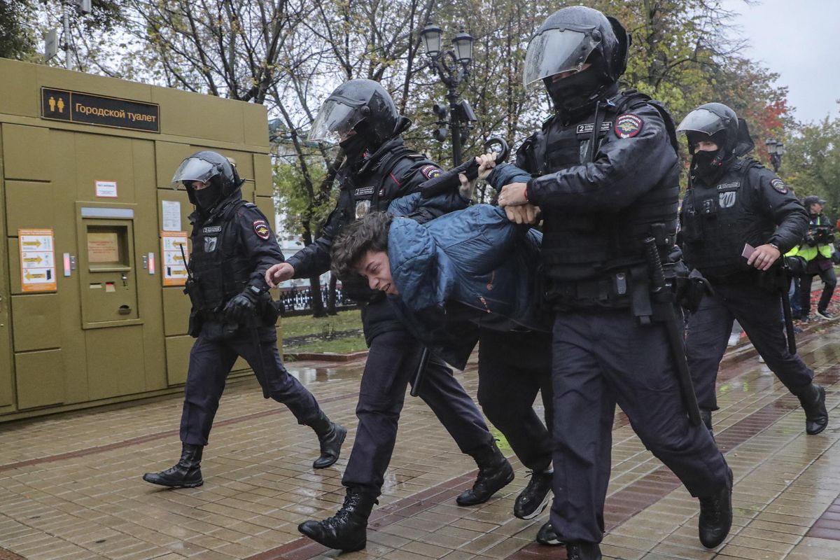 La schizofrenia dell’accoglienza Ue. Non vale per i russi in fuga dalle armi