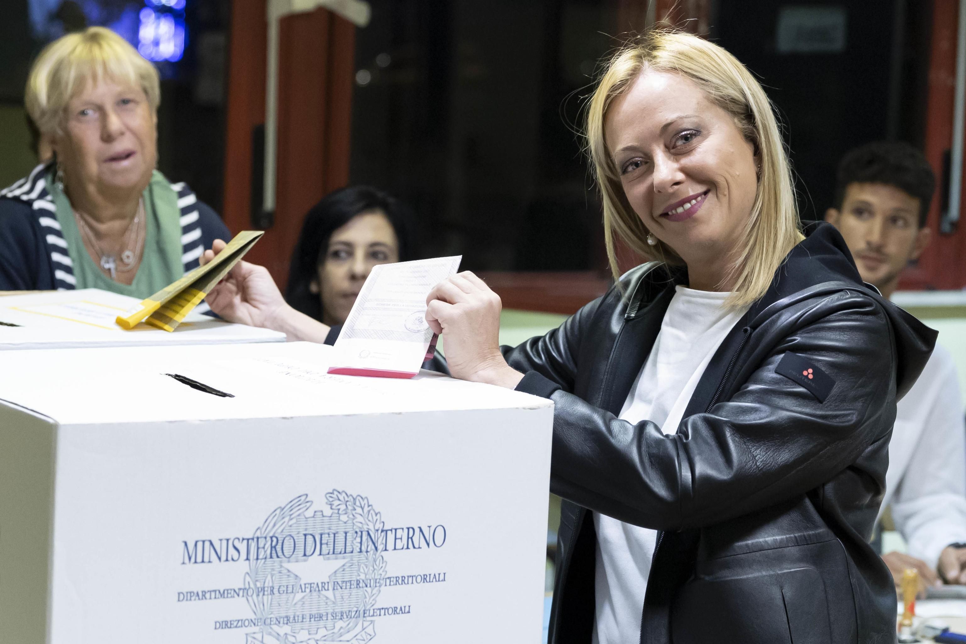 La Meloni è la vera vincitrice. E ora prenota l’investitura come primo premier donna