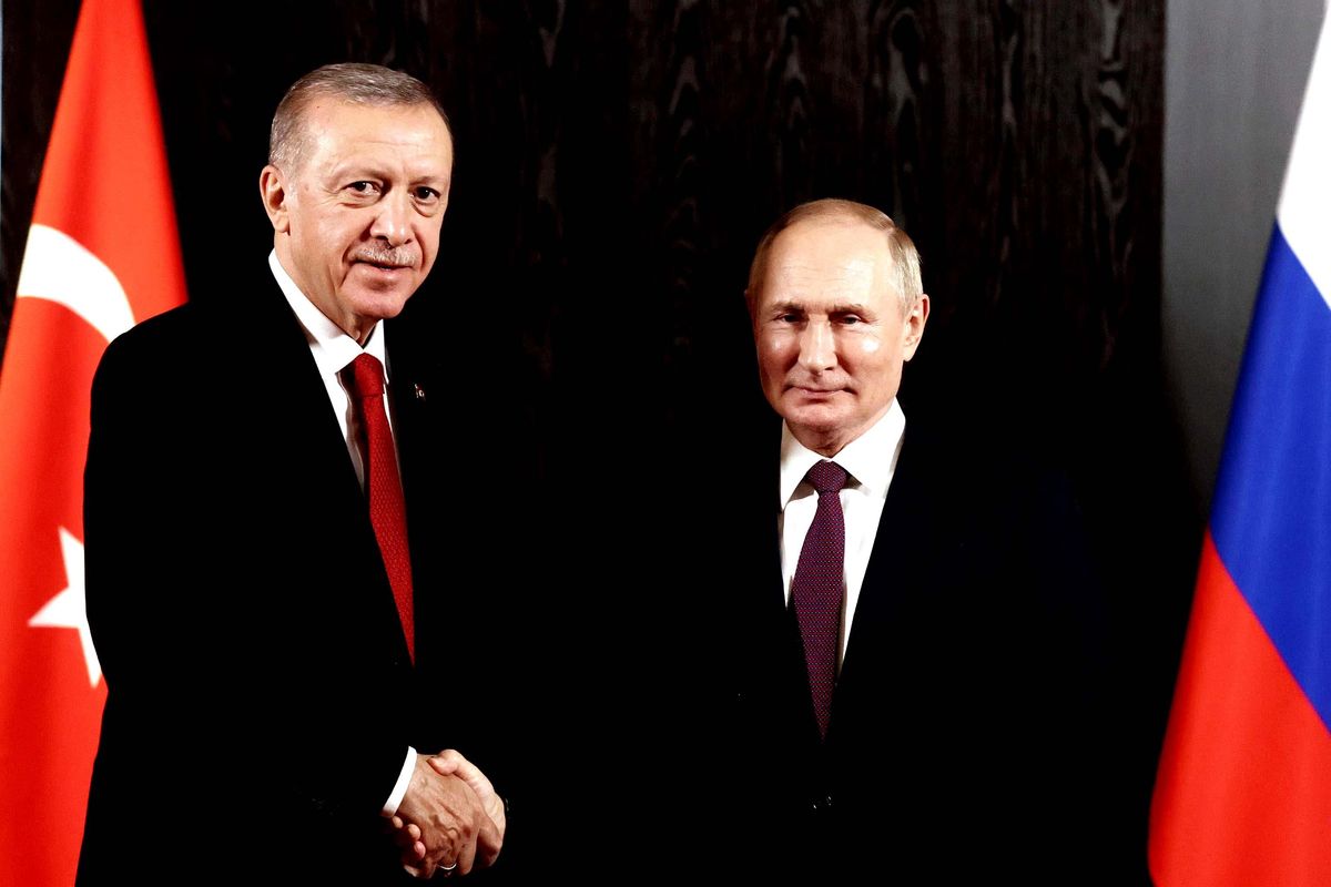 Turchia: «Putin pronto a negoziare». Ungheria, referendum sulle sanzioni